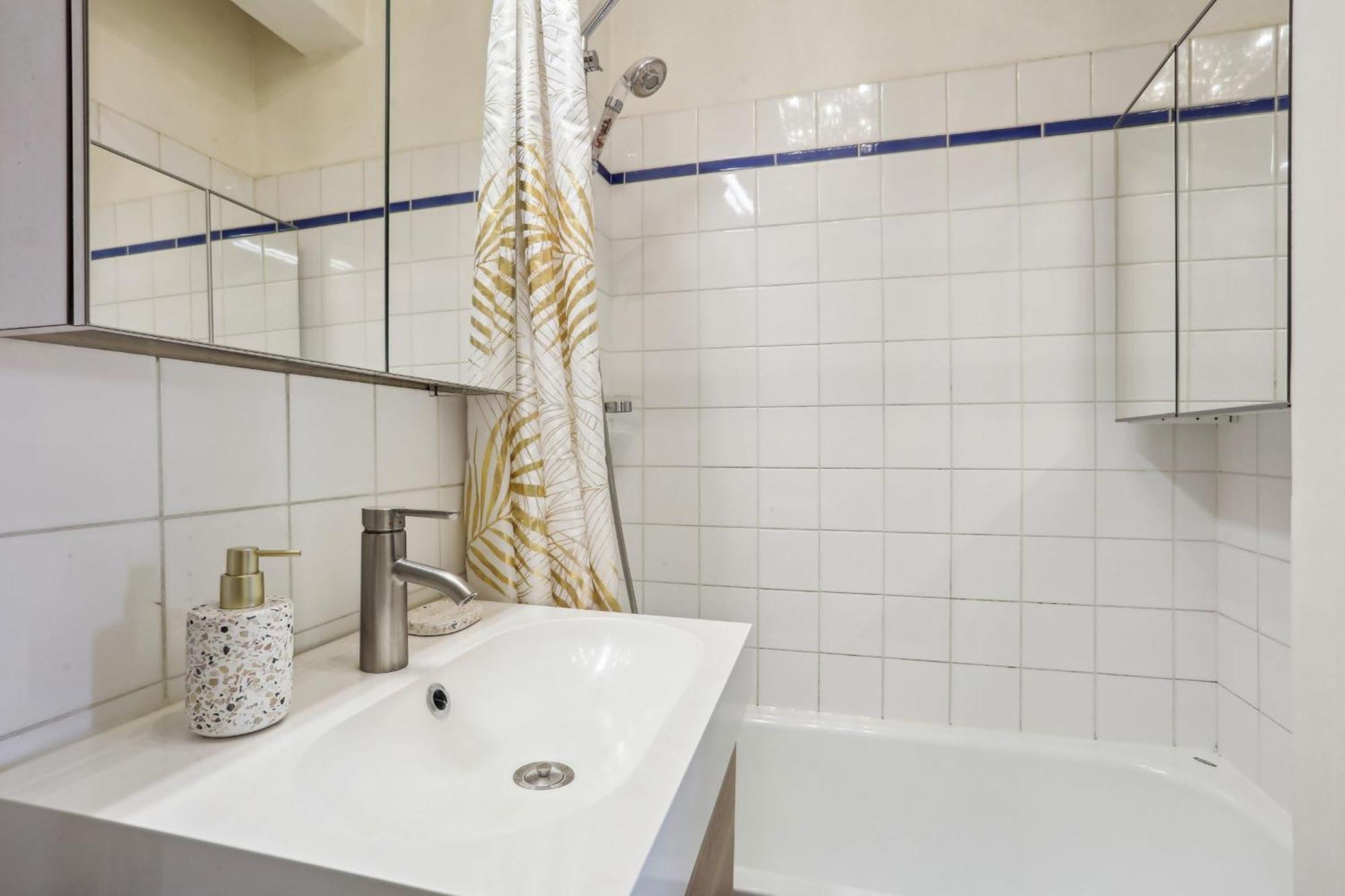 Eiffel Tower & Faubourg - 1Br - Cityapartmentstay Paris Exterior photo